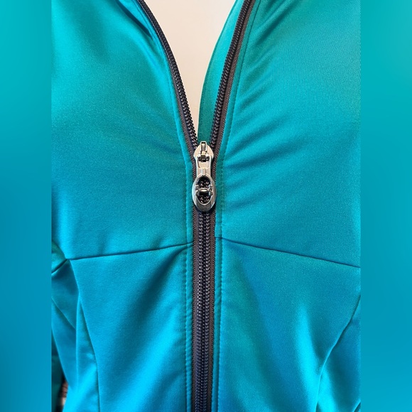 womens zip-up - Picture 3 of 9